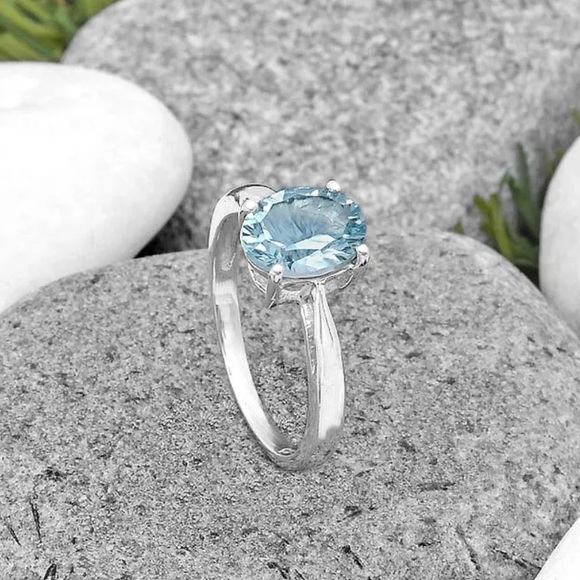 Natural sky blue topaz sterling silver ring 7.5 - Picture 2 of 4